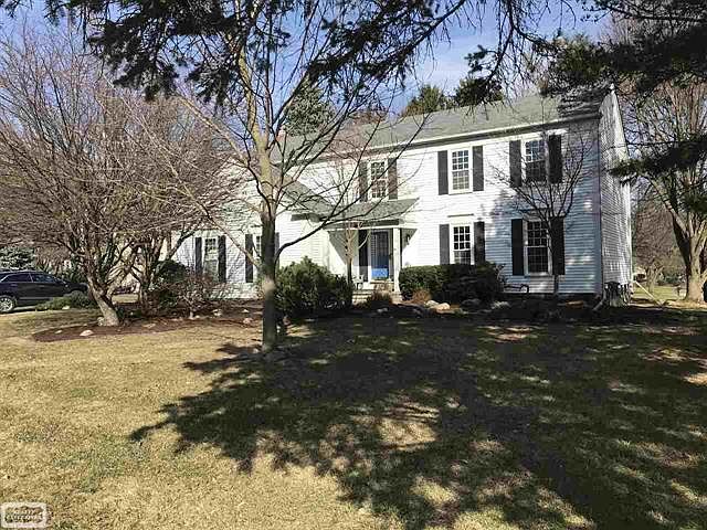 1st image of 38014 W Meadowhill Dr