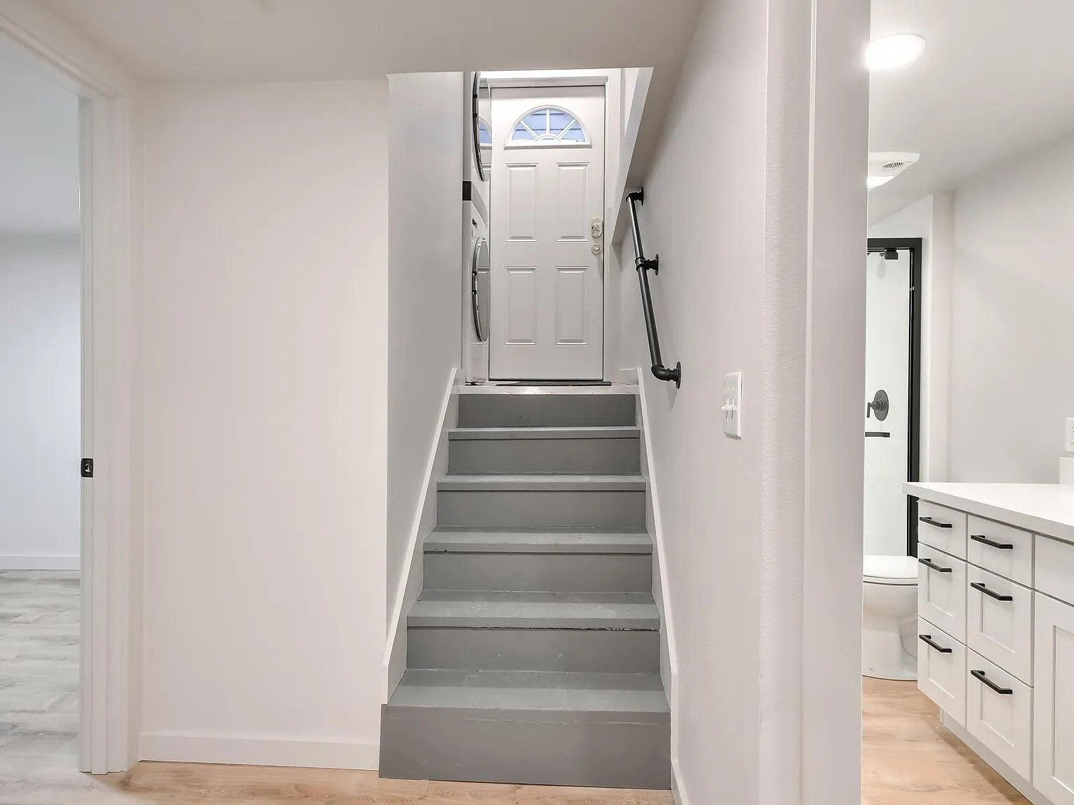 5 bed, 1000 sqft, $5,500 — Photo 3