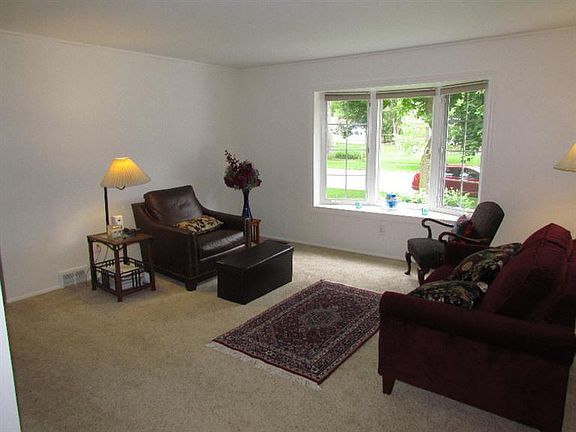 3rd image of 1475 Kingwood St