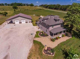 11335 Labette Rd, Oskaloosa, KS 66066