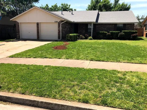 2200 Vanishing Trl, Edmond, OK 73013
