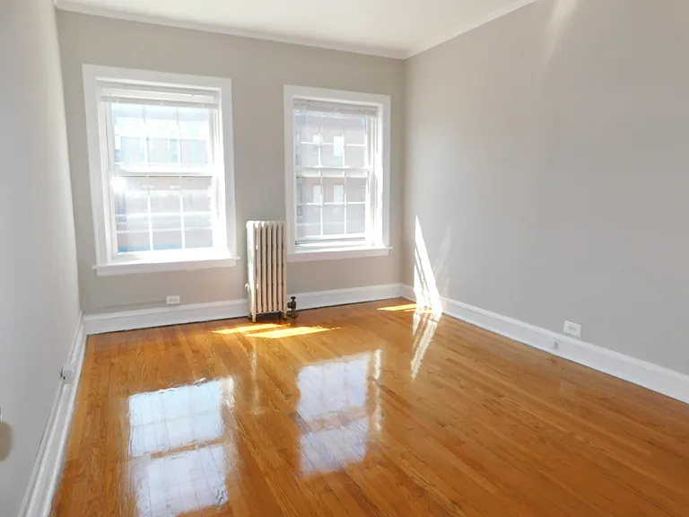 2600-10 Eastwood Ave — Photo 11