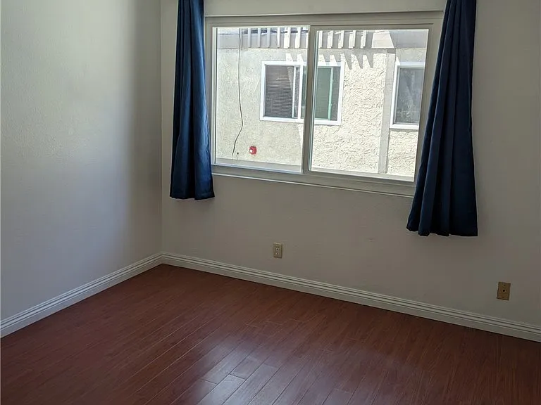 2105 Mathews Ave #10 — Photo 13