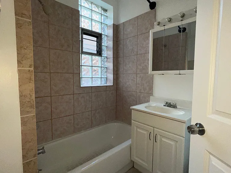 2346 W Taylor St #1F — Photo 9