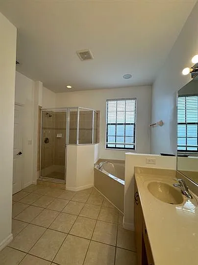 14732 Sutherland Ave — Photo 18