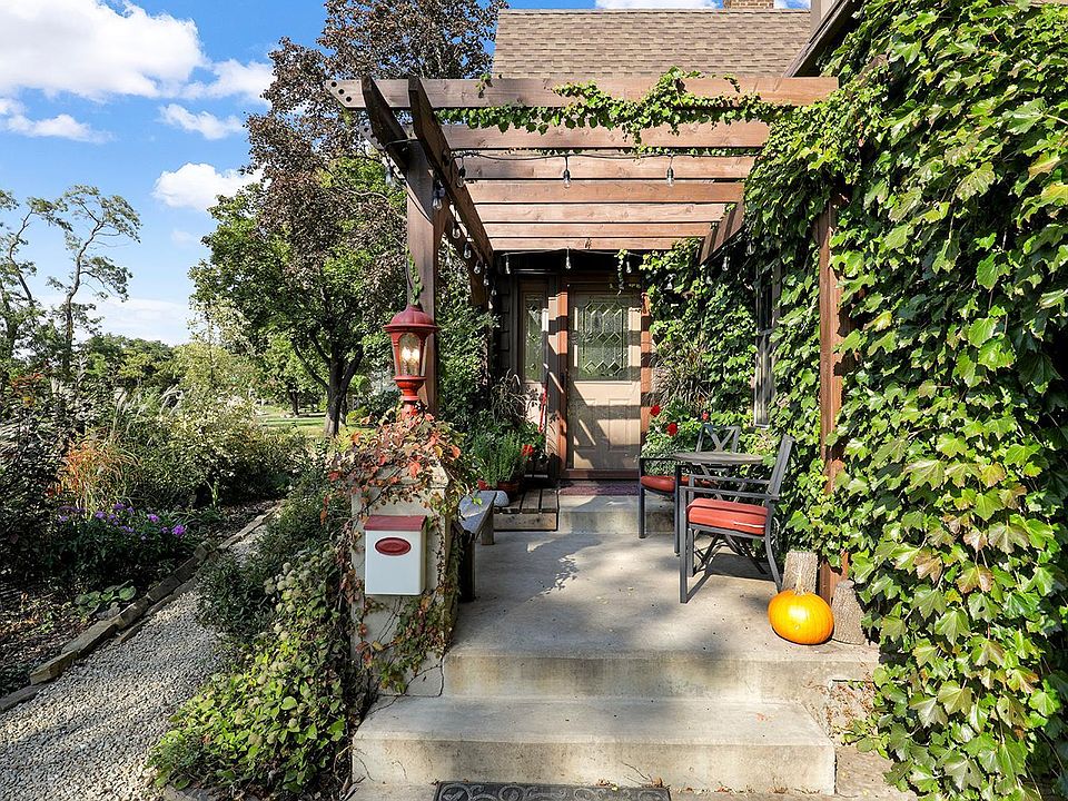 COMOページ 1312 Como Blvd E, Saint Paul, MN 55117 | Zillow