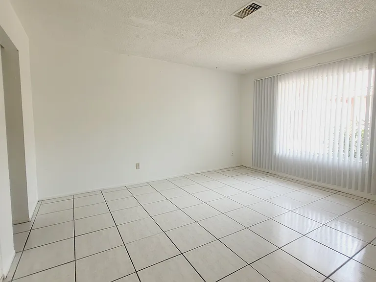 4424 N 53rd Ln #1 — Photo 10