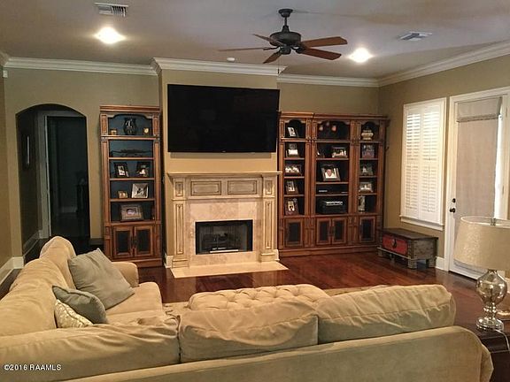5th image of 100 Woodsboro Dr