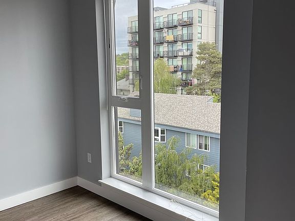 5th image of 215 Boylston Ave E Unit 601
