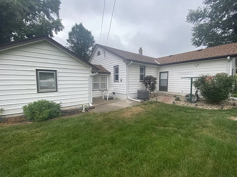 20451 Poplar St — Photo 4