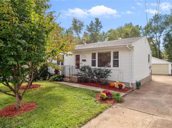 11022 Gertrude Ave, Saint Ann, MO 63074