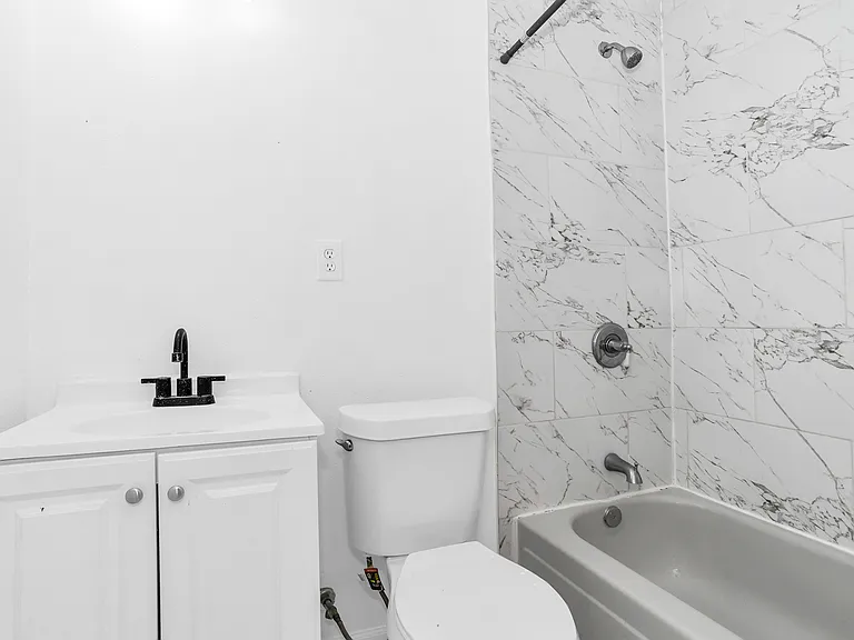 2735 Stuart Dr — Photo 8