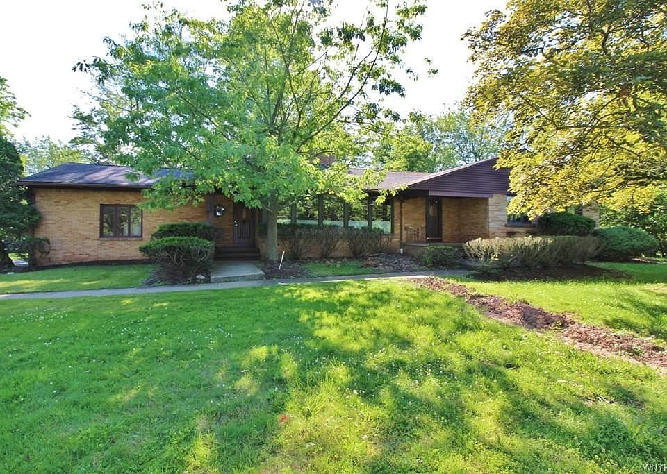 1st image of 600 Park Club Ln