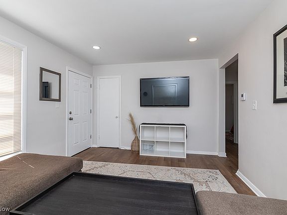 2nd image of 8018 Pinegrove Ave
