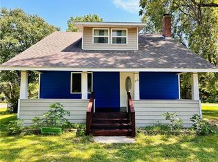 216 N McKinnon Ave, Gentry, AR 72734