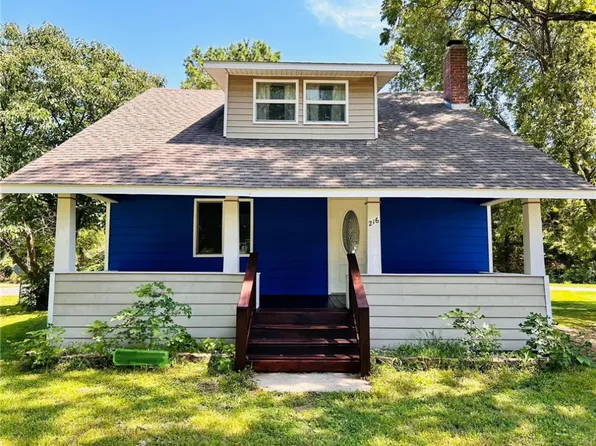 216 N McKinnon Ave, Gentry, AR 72734