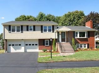 54 Victoria Ave, Reading, MA 01867