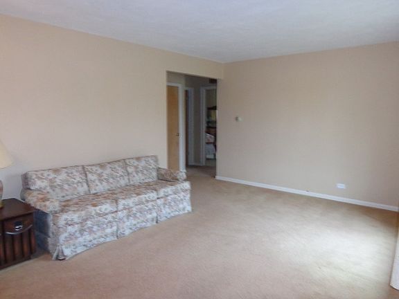3rd image of 10849 Claridge Ave