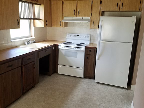 4th image of 2300 Spring Hollow Dr