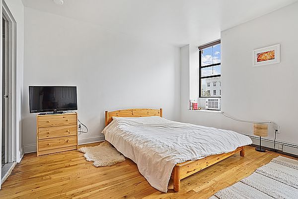 1st image of 321 Lenox Ave #3D