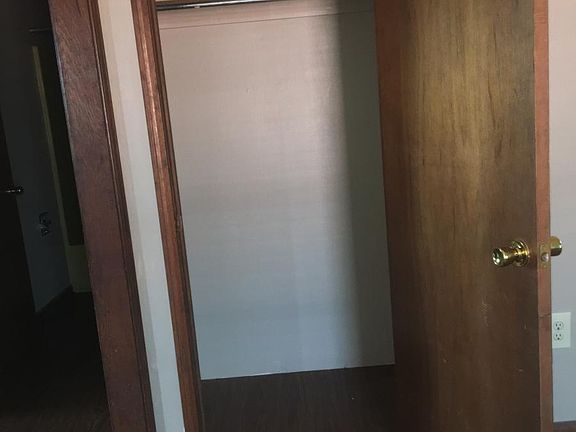 5th image of 202 Gloria St APT 8