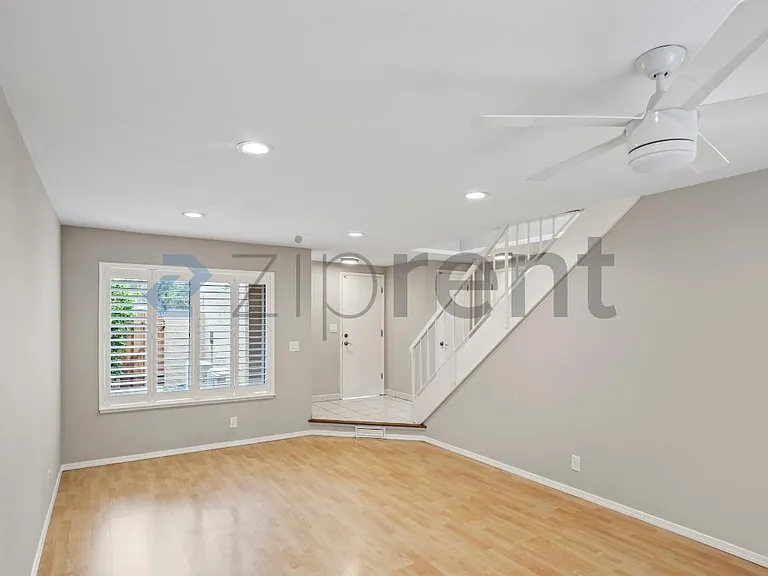 502 Pine Wood Ln — Photo 8