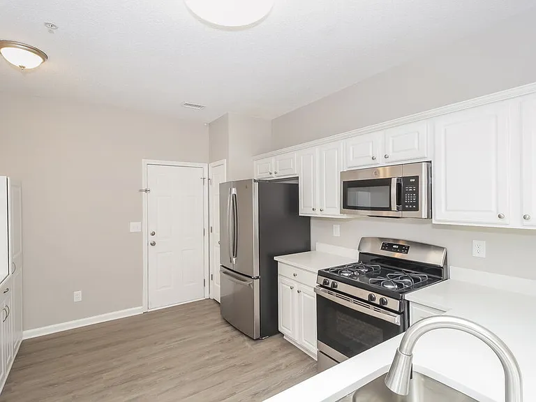 191 Regent Pl — Photo 10