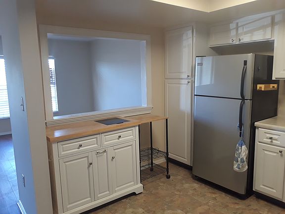 5th image of 930 85th Ave N APT 307