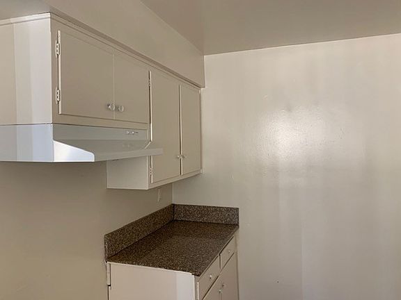 3rd image of 179 E Ralston Ave #6