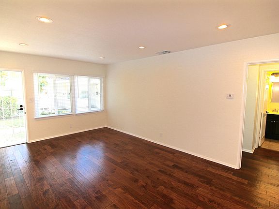 5th image of 12415 Chandler Blvd