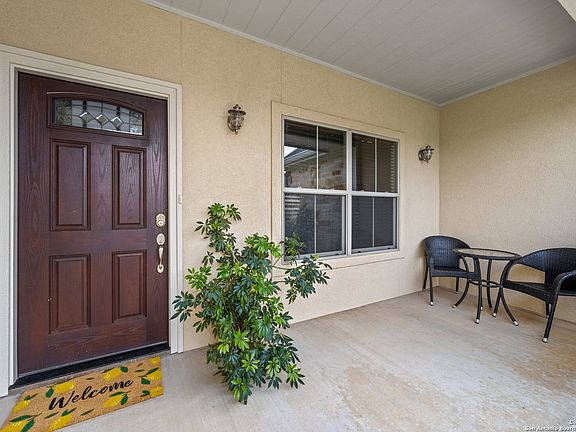 3rd image of 707 Englemann Oak Drive