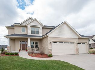 4495 Portland Ct, Bettendorf, IA 52722