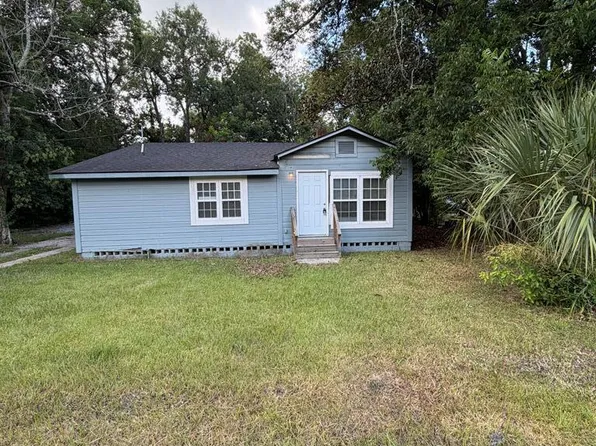 (undisclosed Address), Valdosta, GA 31601
