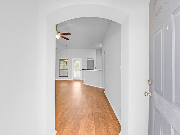 3rd image of 151 Doe Run Dr