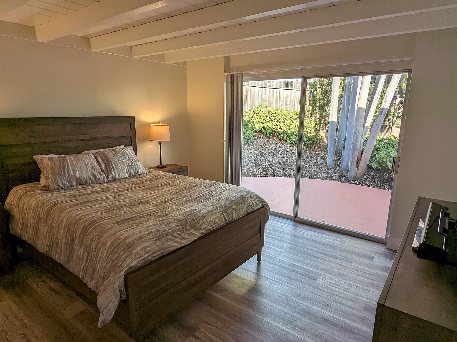 4 bed, 2100 sqft, $1,800 — Photo 1