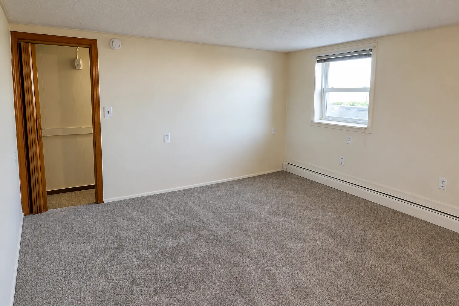 623 Quincy Shore Dr — Photo 3