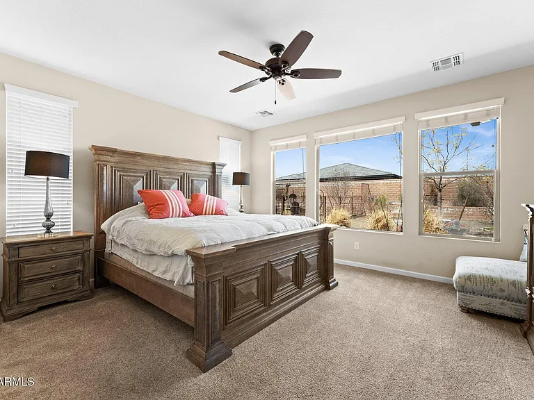 3913 Gold Ridge Rd — Photo 4