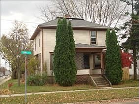1st image of 744 Yuba St