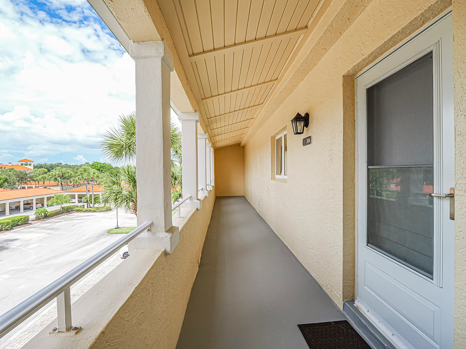 2 bed, 1368 sqft, $2,500 — Photo 2