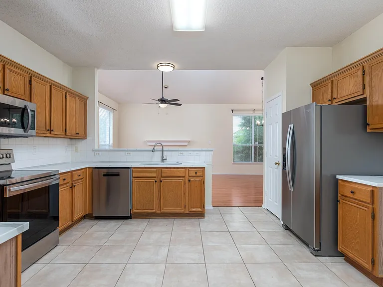 3928 Windford Dr — Photo 11