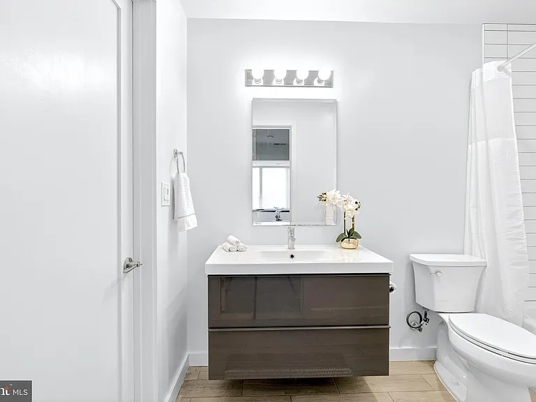 700 Roeder Rd #105 — Photo 10