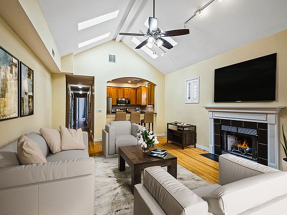 2nd image of 1409 W Cuyler Ave APT 3W