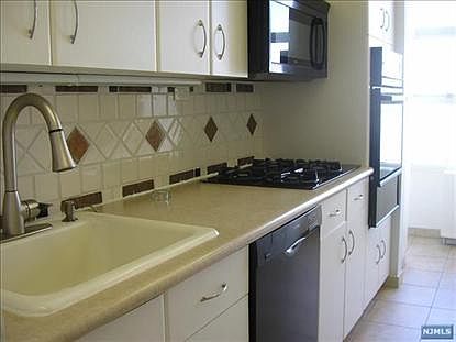 5th image of 6050 Boulevard APT 7b