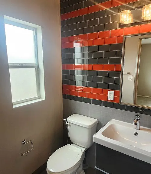 2514 E Campbell Ave — Photo 21