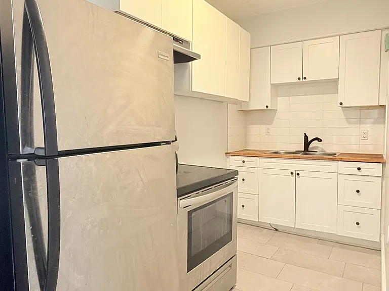 1469 Ottawa St #5 — Photo 1