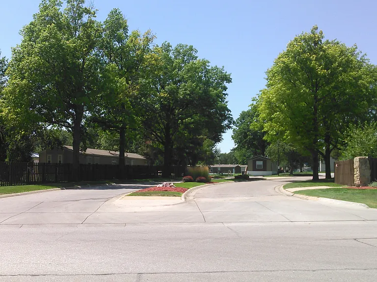Maple Grove — Photo 9