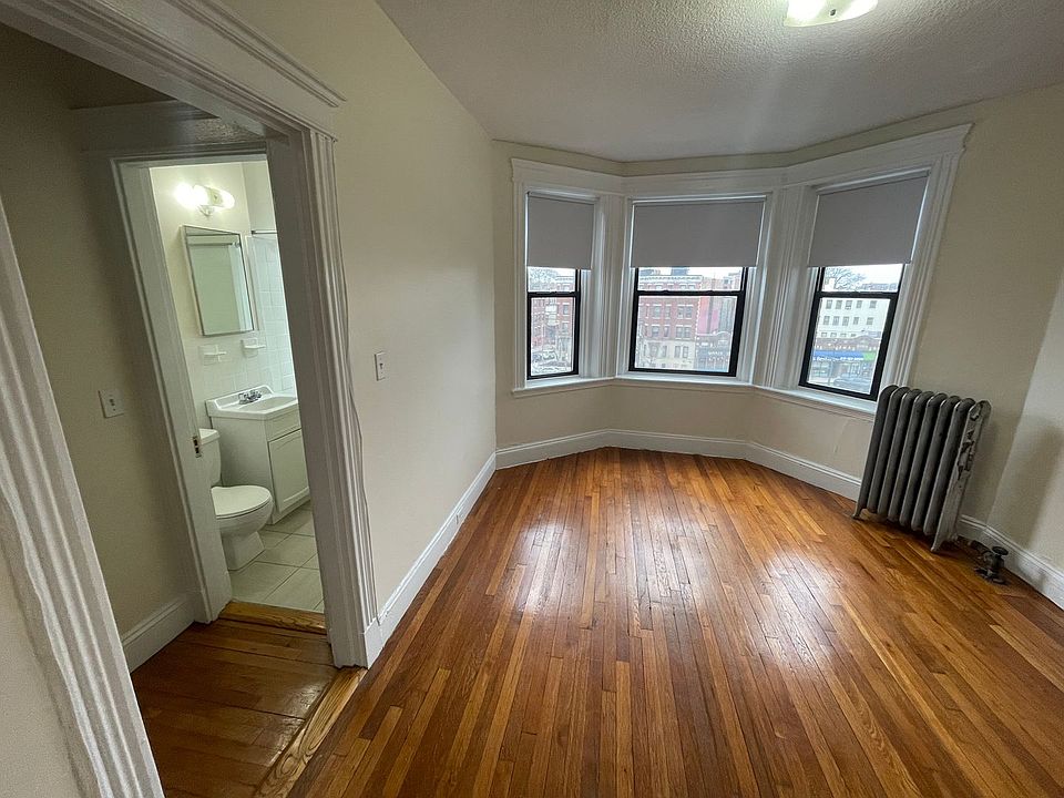 1st image of 1156 Commonwealth Ave APT 31