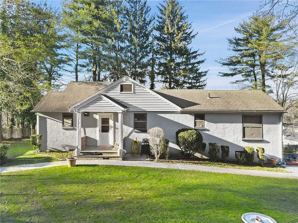 30 S Beechwood Road photo 1