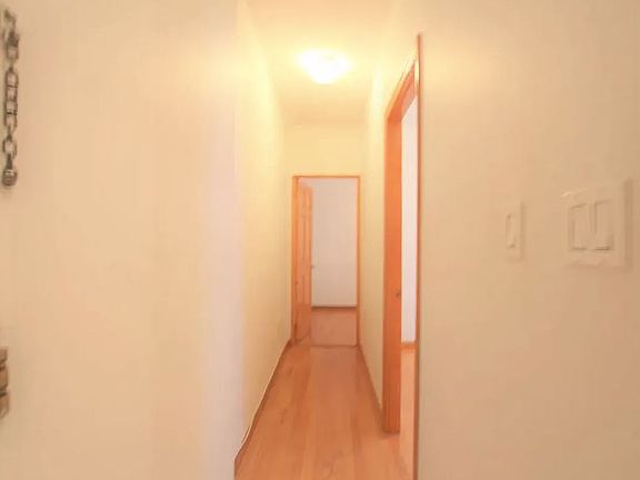 5th image of 202 Mott St APT 2