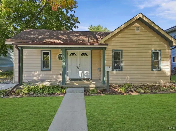 516 Factory St, Howell, MI 48843